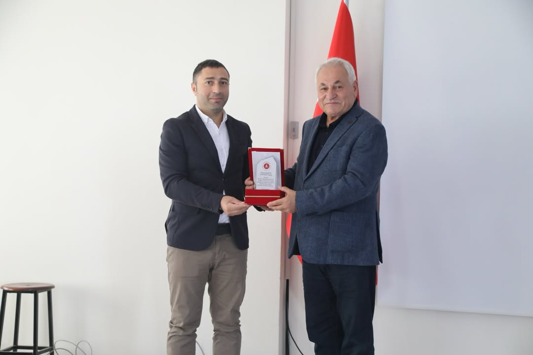 Ortaokul, Lise, Üniversite Öğrencileri Ve Ev Hanım...