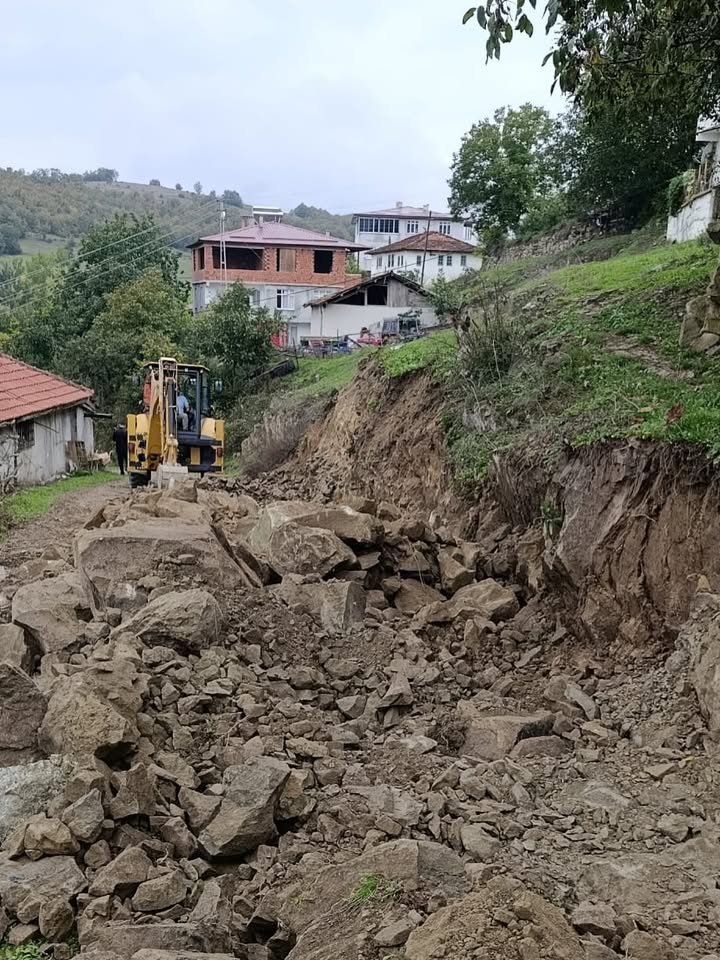Karayusuflu Mahallemizde Ekiplerimiz, Yollarımızı ...