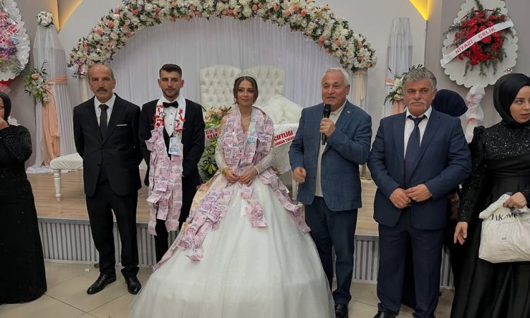 Duygu Ve Burak Yavrularımızın Düğün Merasimine Kat...