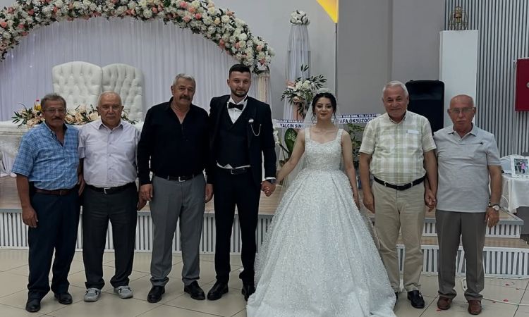 Sevilay Ile Uğur Samet Yavrularımızın Düğün Merasi...