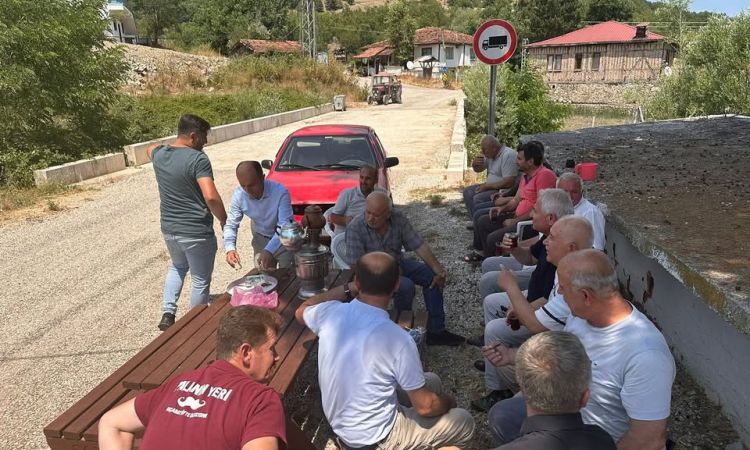 Üçhanlar Ve Şeyhresul Mahallelerimizde Kıymetli He...
