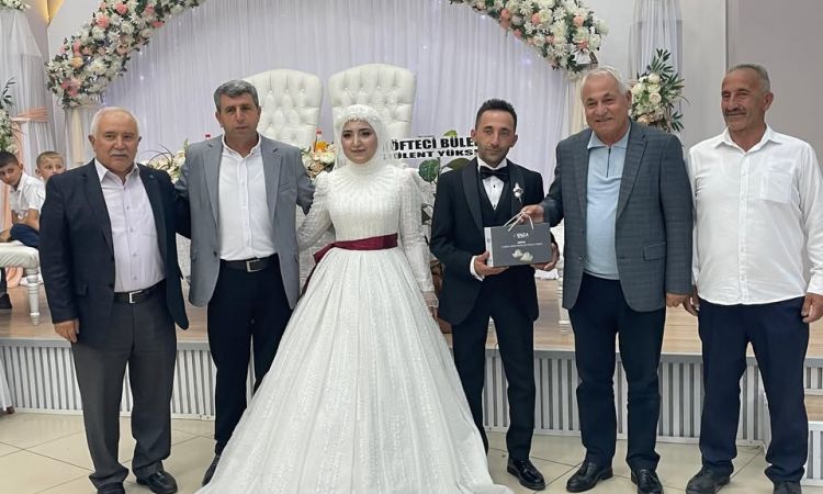 Tuğba Ile Tunahan Yavrularımızın Düğün Merasimine ...