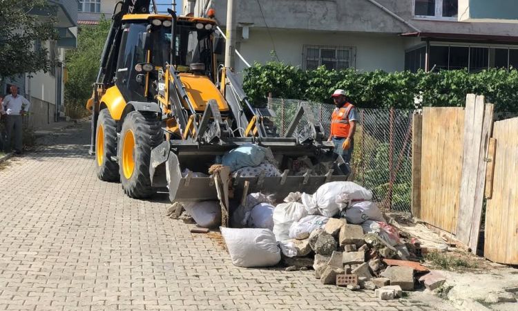 📍merkez Mahallelerimizde Yapılan Moloz Ve Saha Tem...