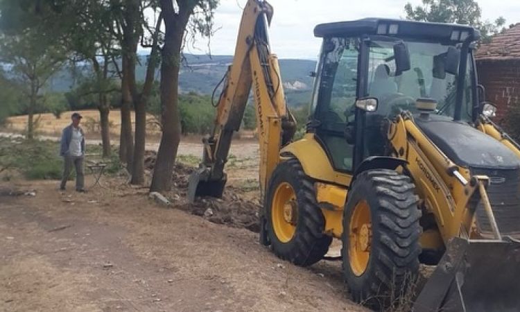 🚜 İlçemiz Için Durmak Bilmeden Çalışmaya, Hizmet E...