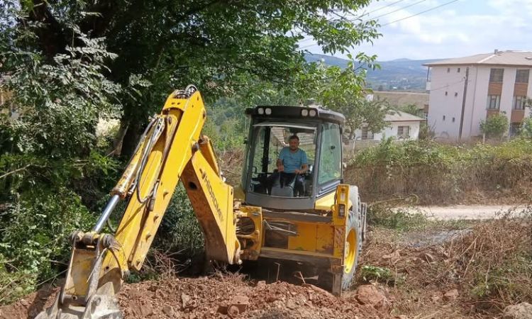 📍köselli Mahallesi<br />
🚜kepçemiz Köselli Mahalle...