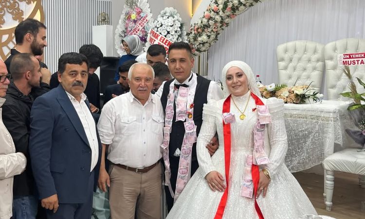 Döndü & Özcan Evlatlarımızın Düğün Törenlerine Baş...