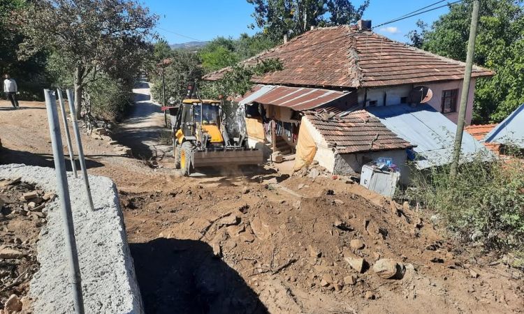 📍çayırlı Mahallesi<br />
ekiplerimiz Ve Iş Makinel...