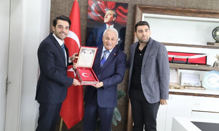 İlçemizde Faaliyet Gösteren Kavçim Çimento Fabrika...