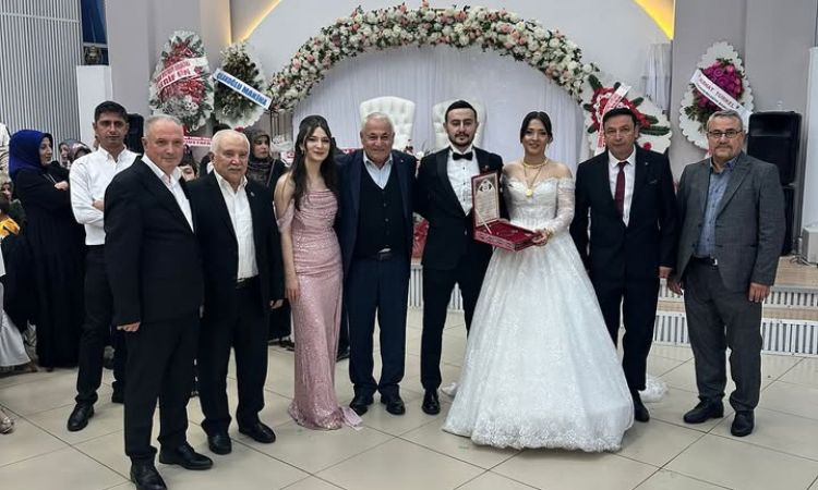Kıymetli Evlatlarımız Kübra Ve Ertuğrul’un Düğün M...