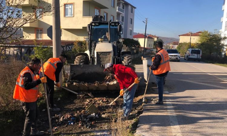 📍 Kavak<br />
ekiplerimiz Ilçe Merkezimizde Çöp Ve...