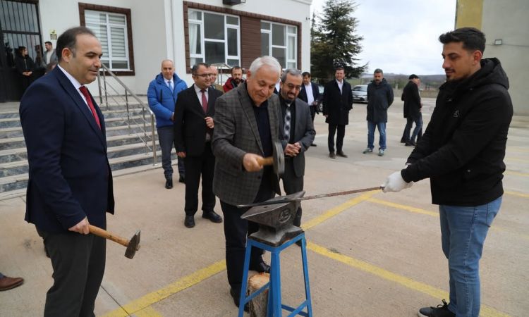 Türk Dünyası Ve Toplulukları Haftası Ile Baharın M...