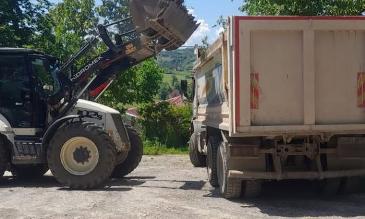 Ekiplerimiz Kayabaşı Medek Mahallemizde Bir Takım ...