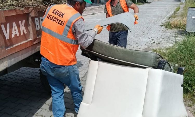 İlçe Merkezimizde Çevre Düzeni Ve Temizliğini Sağl...