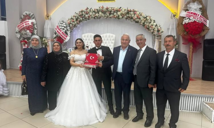 Melike Ve Kerim Çiftimizin Dünya Evine Girdiği Bu ...