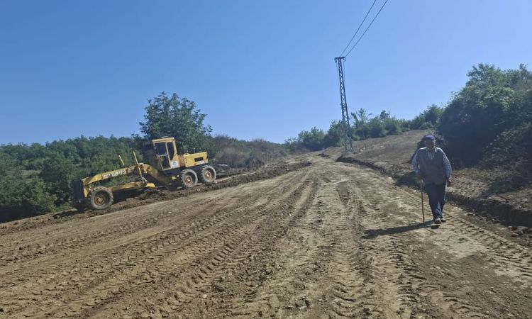 Ekiplerimiz Şıhlı Mahallemiz Kadıllı Sokakta Yol Ç...