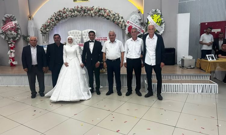 Yaren Ve Emre’nin Hayatlarını Birleştirdiği Bu Öze...