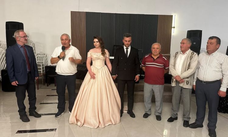Pınar Ekin Ve Murat Çiftimizin Nişan Merasimine Ka...