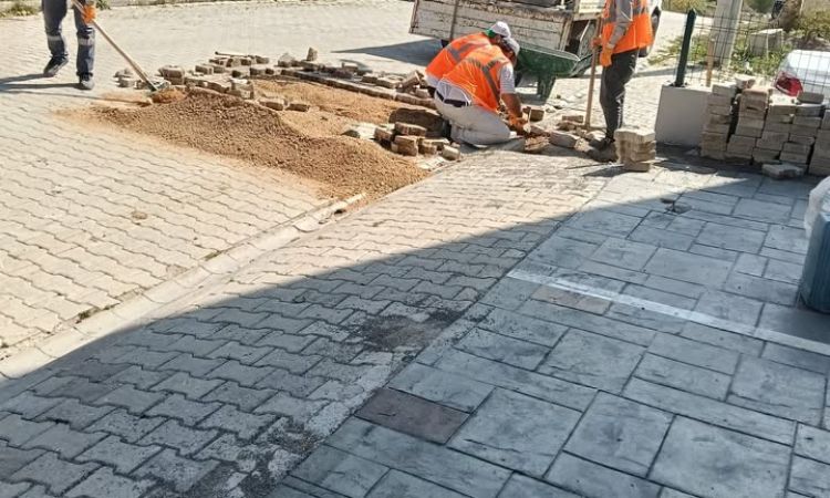 İlçe Genelinde Yollarımızı Ve Kaldırımlarımızı Yen...
