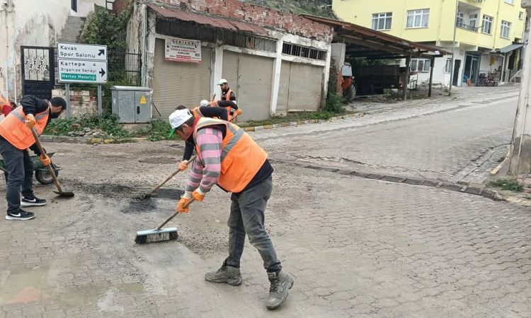 Daha Güzel Ve Bakımlı Bir Ilçe Için Sahadayız. Eki...