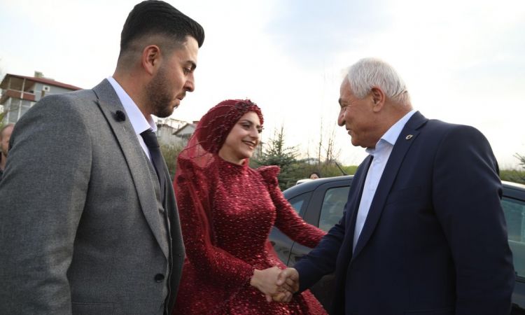 Kavak Merkez Tirit Evi'nde Kına Etkinliğinde Karşı...