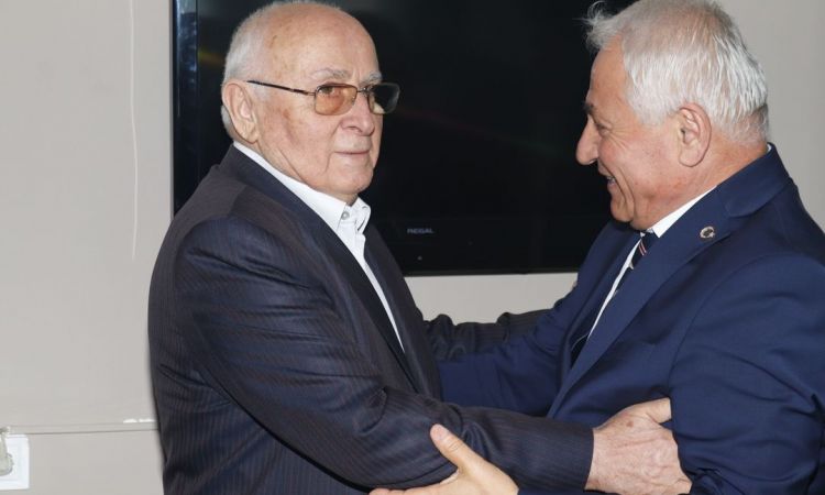 Kavak Emin Ellerdekavak Belediye Başkanı Şerif Ü...