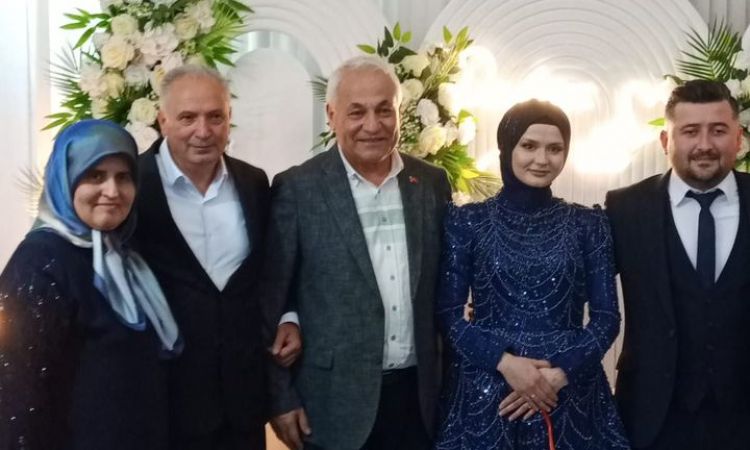 Belediye Başkanımız Şerif Ün,  Mustafa Gebesoy'un ...