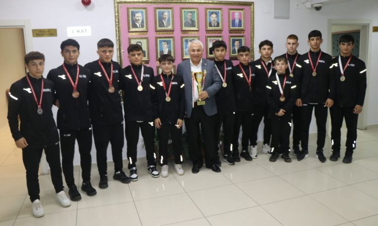 Gençlik Merkezi Müdürümüz Sayın Osman Yıldırım Ve ...