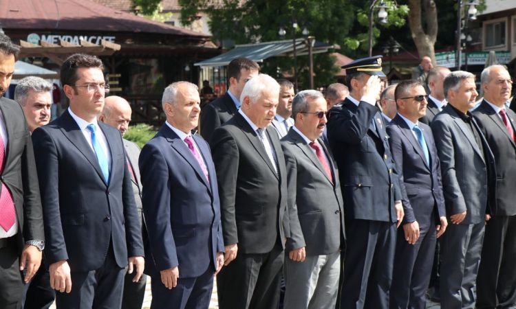 Belediye Başkanımız Sn. Şerif Ün, 19 Mayıs Atatürk...