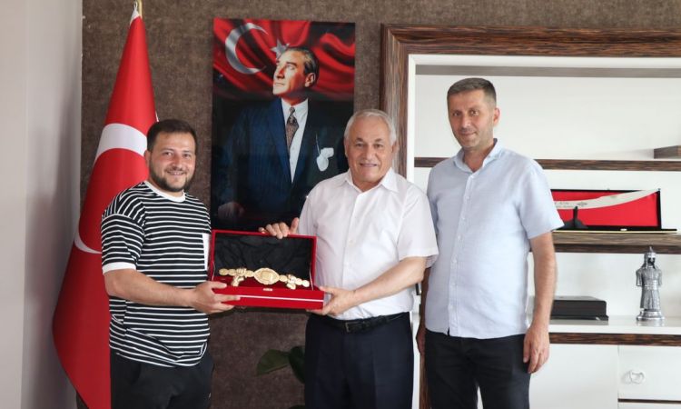 Hayırlı Olsun Ziyaretinde Bulunan Güreş Antrenörü ...