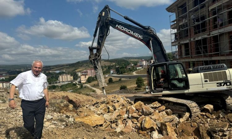 Sahada Devam Eden Çalışmalarımızı Yerinde Inceledi...
