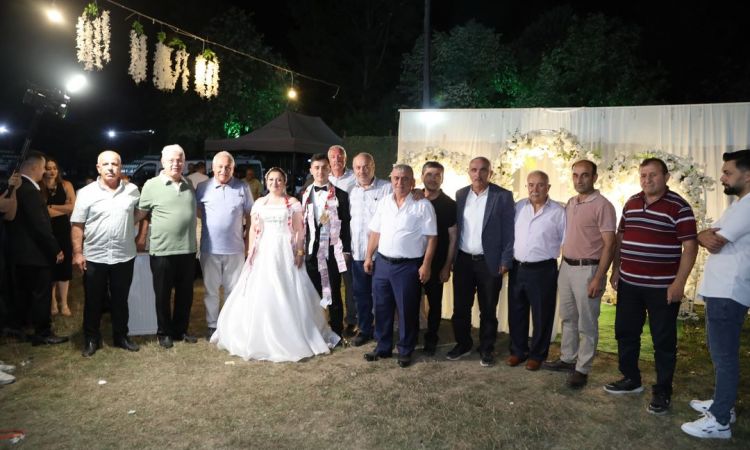Hamit Akman'ın Kızı Eda Ile Recep Güven'in Oğlu ...