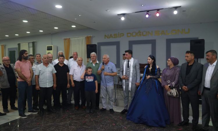 Yüksel Akbaş'ın Kızı Seçil Ile Ziya Demir'in Oğl...