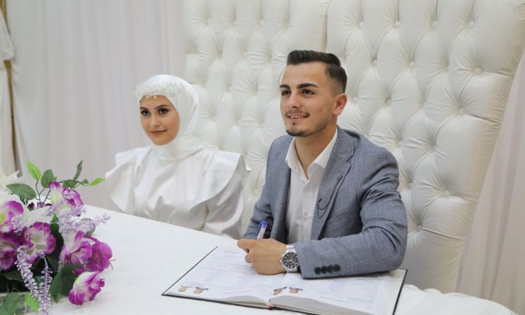 Mücella Ve Okan Çiftimizin Nikahlarını Kıyarak Bu ...