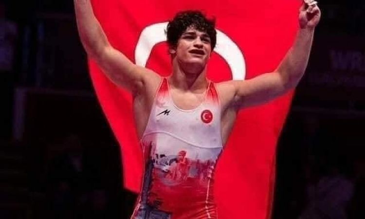 Bravo Alperen ????

u20 Dünya Güreş Şampiyonası’nda G...
