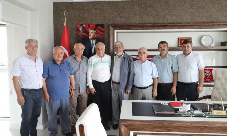 Beybesli Mahallesi Muhtarı Kazım Baş Ve Dernek Yön...