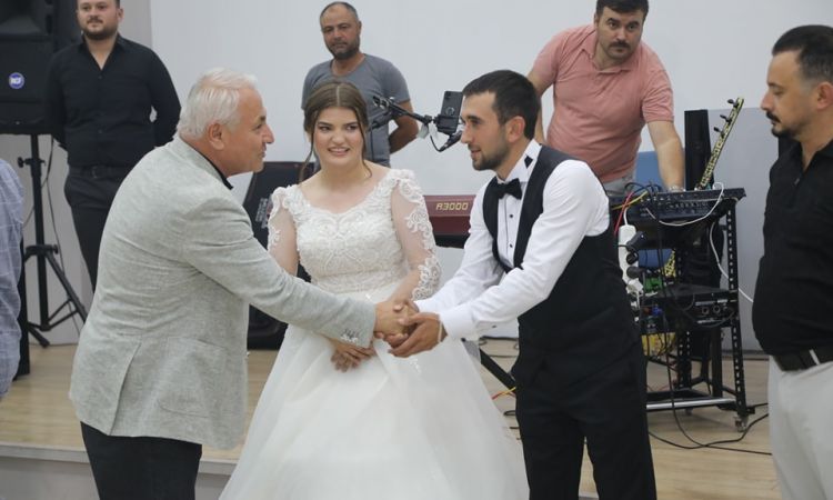 Esma Ve Adem Çiftimizin Kardelen Düğün Salonu'ndak...