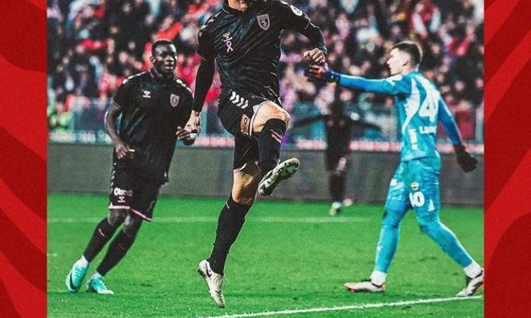 Tebrikler Samsunspor ⚽
fenerbahçe Karşısında Göste...