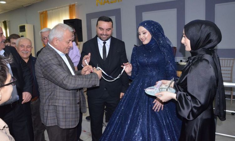 Değerli Evlatlarımız Hande Ve Zafer’in Nişan Yüzük...
