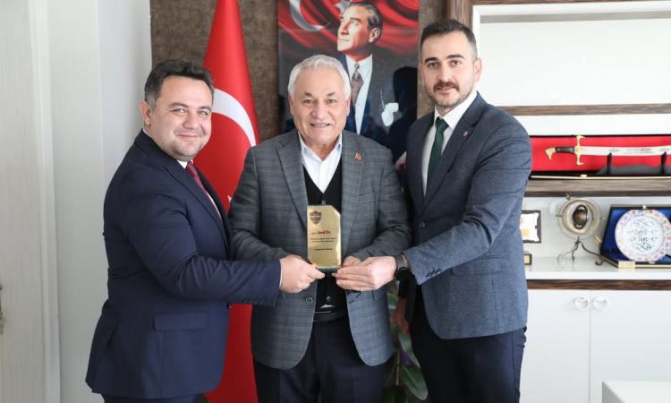 19 Mayıs İlkokulu Müdürü Sayın Muhammer Can Ve Müd...
