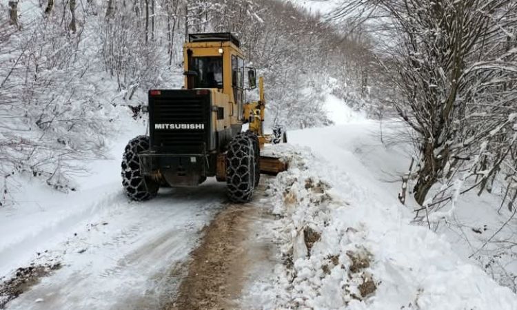 ❄️ Kışa Hazırlıklıyız, Yollarımız Açık! 🚜<br />
<b...