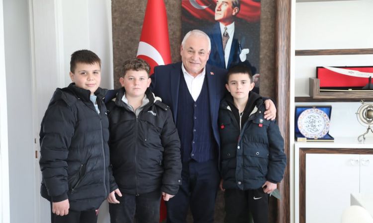 Bugün Üç Güzel Yavrumuz Beni Görmek, Sohbet Etmek ...