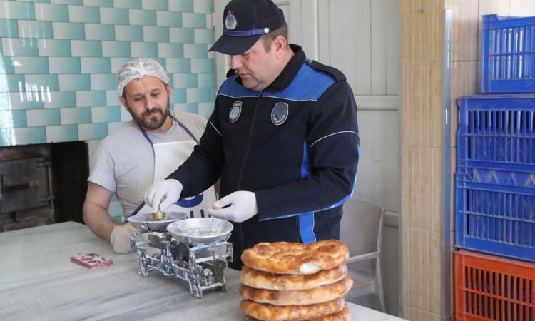 Ramazan Ayının Vazgeçilmezi Sıcak Pideler Ve Ekmek...