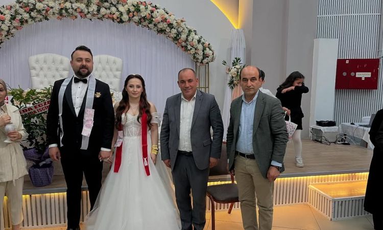 Onur Ve Büşra Çiftimizin Düğün Merasimine Belediye...