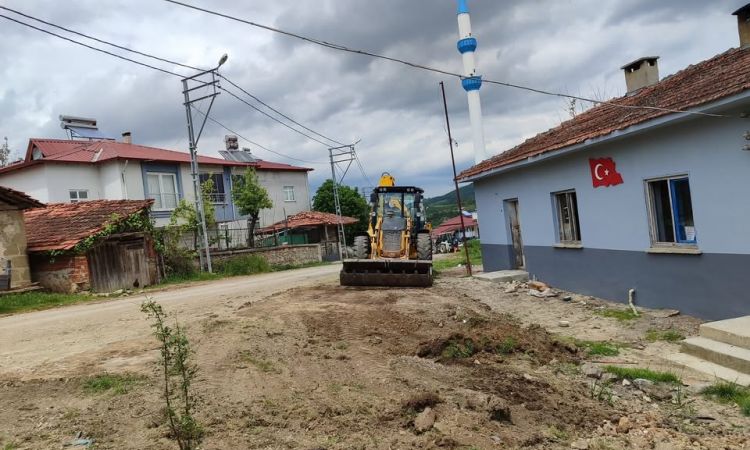- Belediyemiz Ekipleri Tarafından Bugün De Ilçemiz...